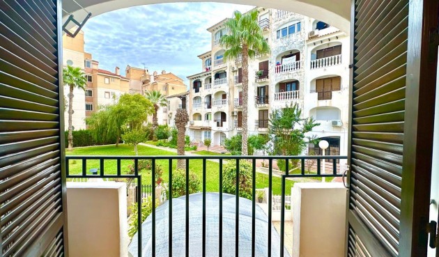Resale - Apartment -
Torrevieja - Estacion De Autobuses