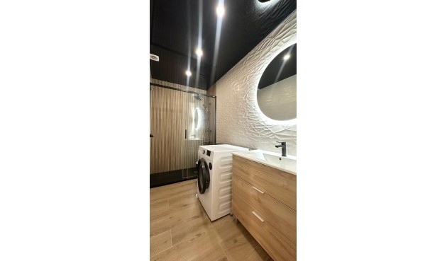 Brukt - Apartment -
Torrevieja - Centro