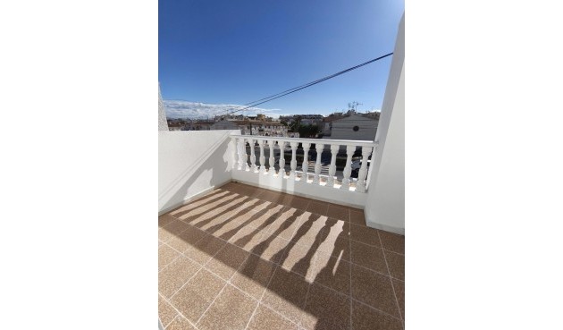 Återförsäljning - Town House -
Torrevieja