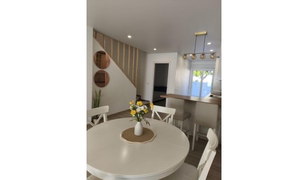 Återförsäljning - Town House -
Torrevieja