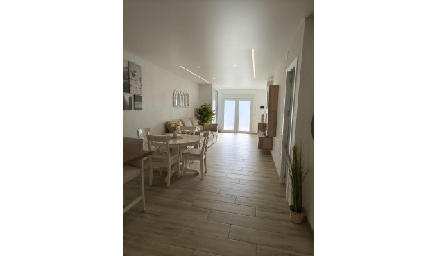 Återförsäljning - Town House -
Torrevieja