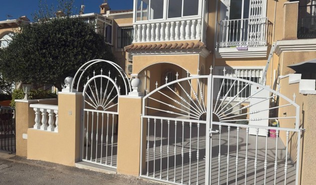 Brukt - Town House -
Torrevieja - aguas nuevas