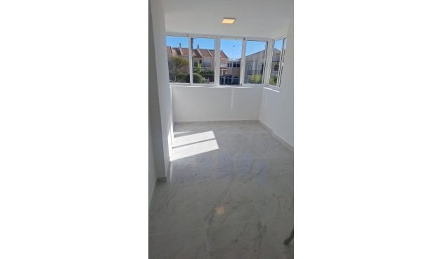 Brukt - Town House -
Torrevieja - aguas nuevas