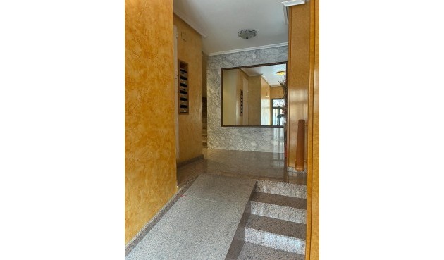 Resale - Apartment -
Almoradí - centro