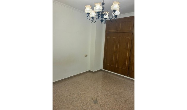Resale - Apartment -
Almoradí - centro