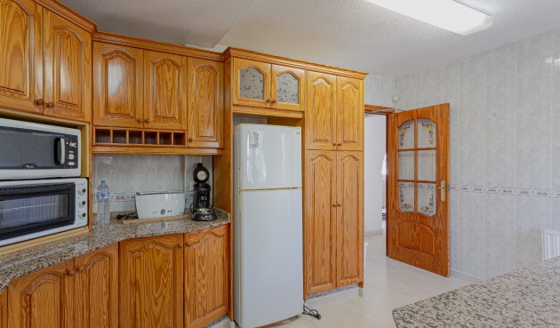 Återförsäljning - Villa -
Torrevieja - Costa Blanca