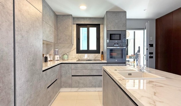 Återförsäljning - Villa -
Orihuela Costa - Costa Blanca