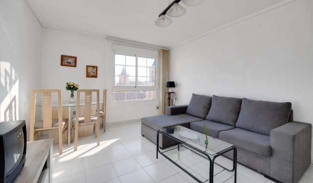 Resale - Apartment -
Torrevieja - Centro