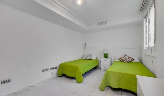 Resale - Apartment -
Torrevieja - Centro