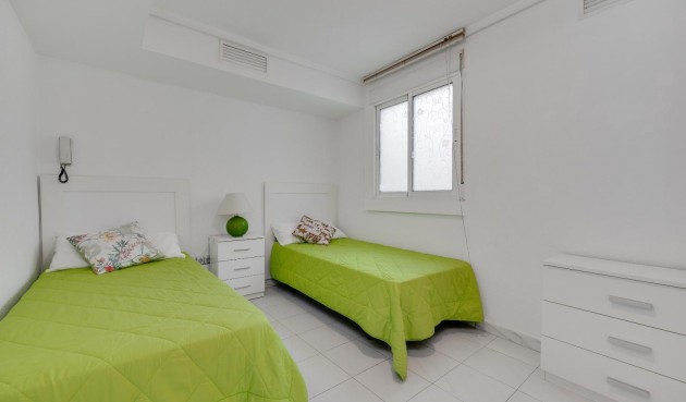 Resale - Apartment -
Torrevieja - Centro