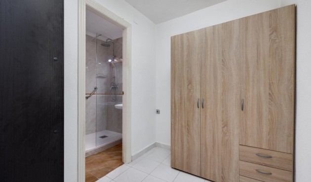 Resale - Apartment -
Torrevieja - Centro
