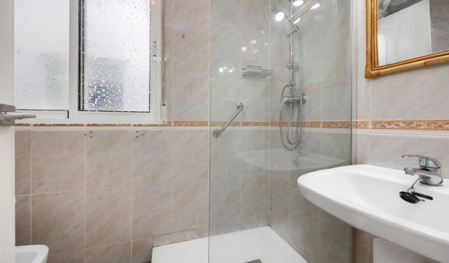 Resale - Apartment -
Torrevieja - Centro