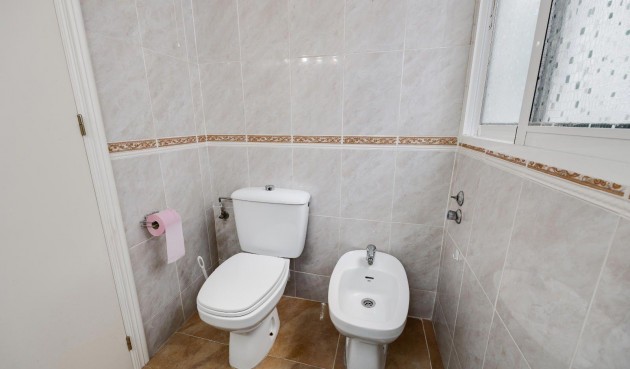 Resale - Apartment -
Torrevieja - Centro