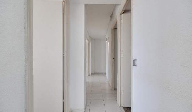 Resale - Apartment -
Torrevieja - Centro