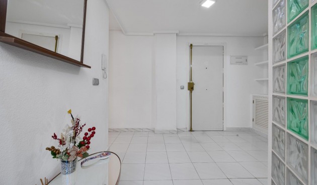 Resale - Apartment -
Torrevieja - Centro