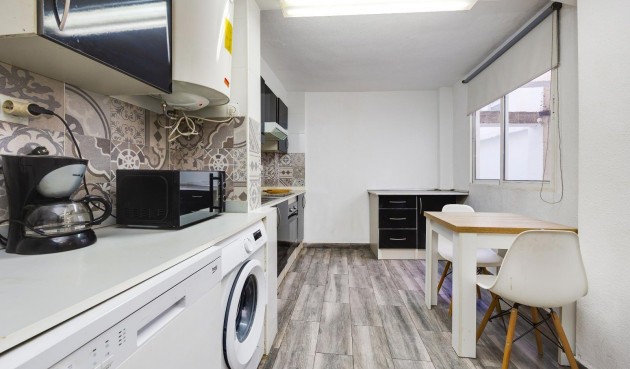 Resale - Apartment -
Torrevieja - Centro