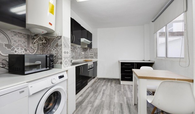 Resale - Apartment -
Torrevieja - Centro