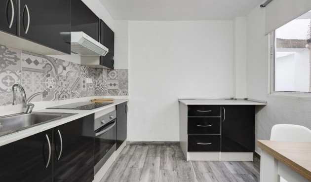 Resale - Apartment -
Torrevieja - Centro