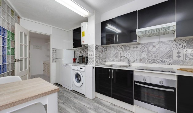 Resale - Apartment -
Torrevieja - Centro