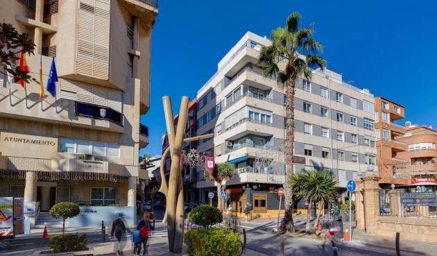 Resale - Apartment -
Torrevieja - Centro