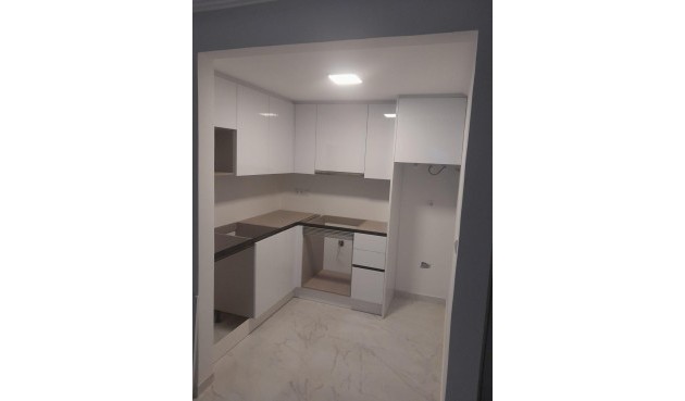 Resale - Town House -
Torrevieja - aguas nuevas