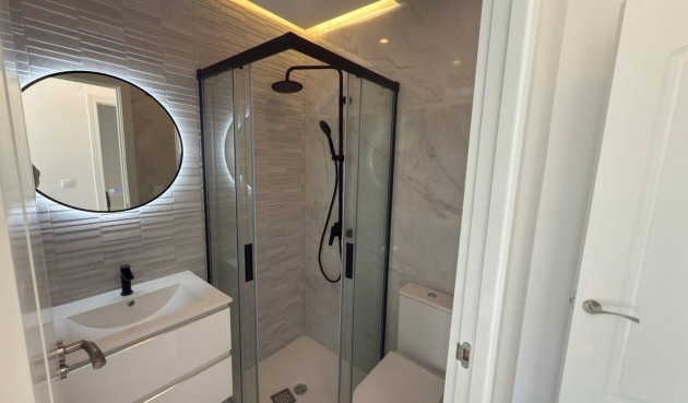 Resale - Town House -
Torrevieja - aguas nuevas