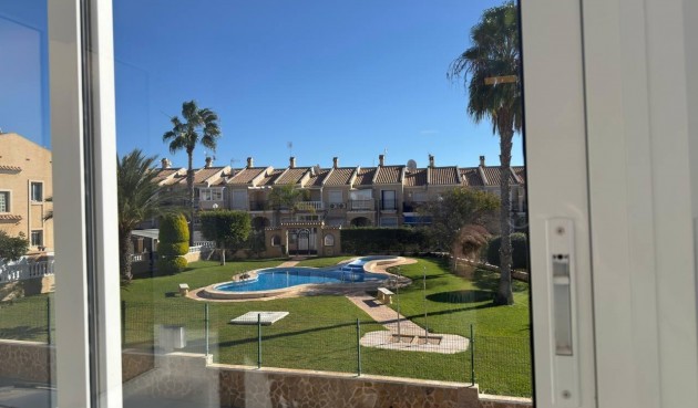 Resale - Town House -
Torrevieja - aguas nuevas
