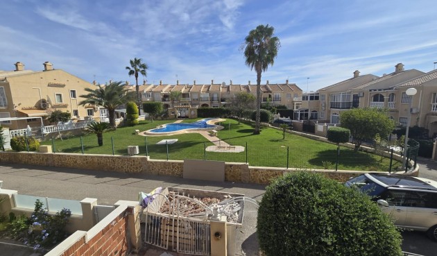 Resale - Town House -
Torrevieja - aguas nuevas