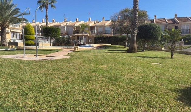 Resale - Town House -
Torrevieja - aguas nuevas