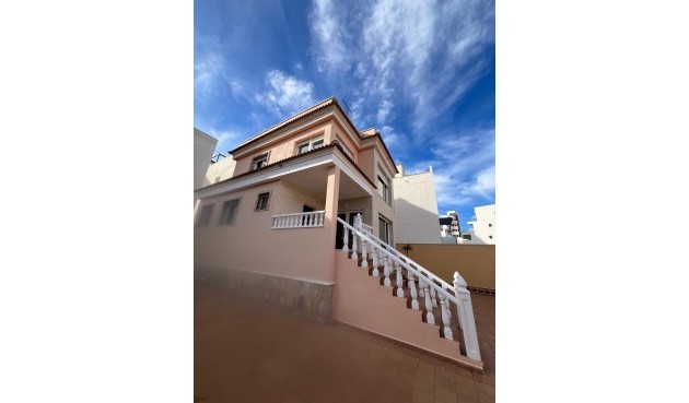 Resale - Villa -
Orihuela Costa - Villamartín-las Filipinas