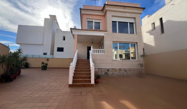 Resale - Villa -
Orihuela Costa - Villamartín-las Filipinas
