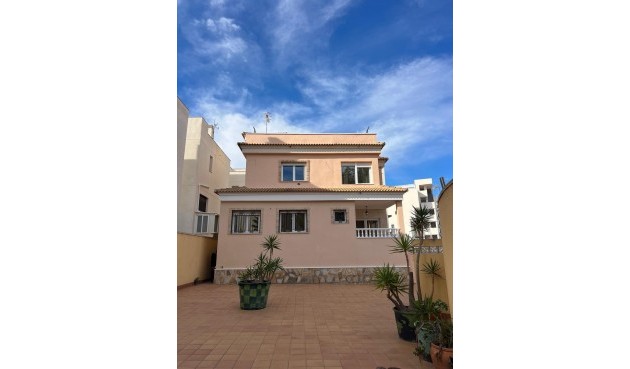 Resale - Villa -
Orihuela Costa - Villamartín-las Filipinas