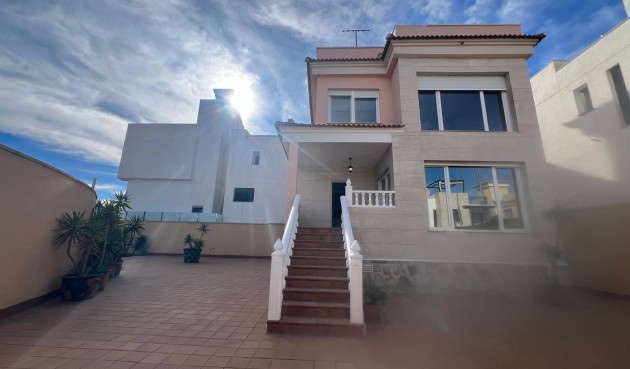 Resale - Villa -
Orihuela Costa - Villamartín-las Filipinas