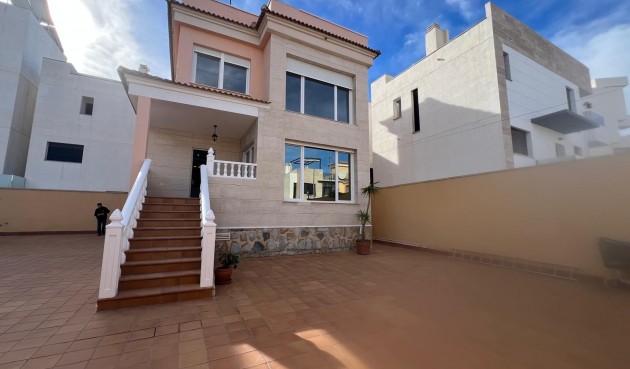 Resale - Villa -
Orihuela Costa - Villamartín-las Filipinas