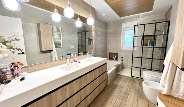 Resale - Villa -
Elda - Inland