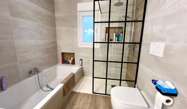 Resale - Villa -
Elda - Inland