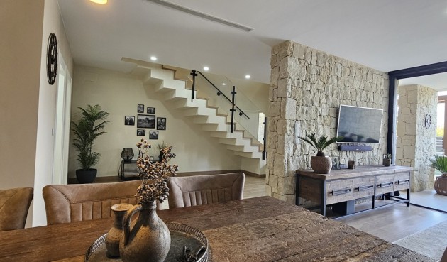 Brukt - Villa -
Dolores - Sector 4