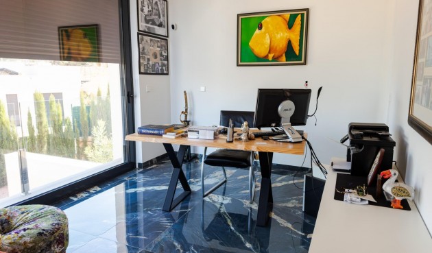 Resale - Villa -
Orihuela - Las Colinas Golf