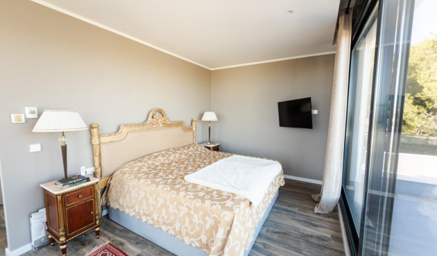 Resale - Villa -
Orihuela - Las Colinas Golf