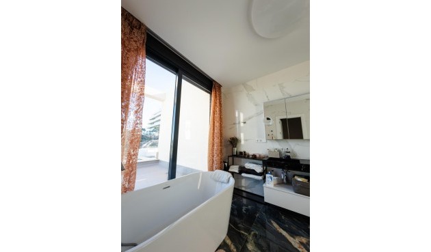 Resale - Villa -
Orihuela - Las Colinas Golf