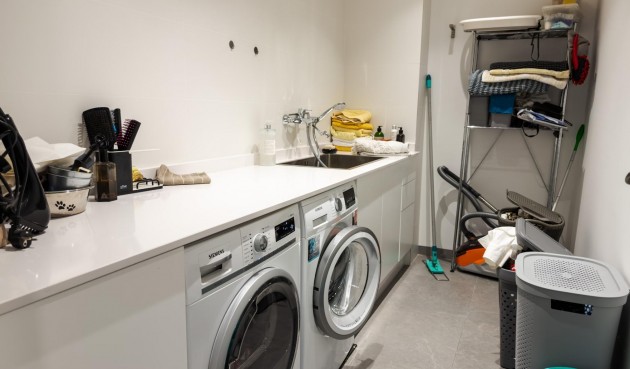 Resale - Villa -
Orihuela - Las Colinas Golf