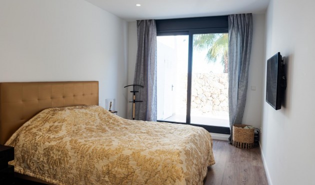 Resale - Villa -
Orihuela - Las Colinas Golf