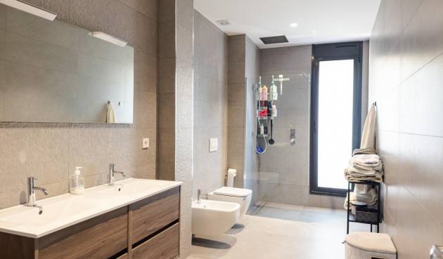 Resale - Villa -
Orihuela - Las Colinas Golf