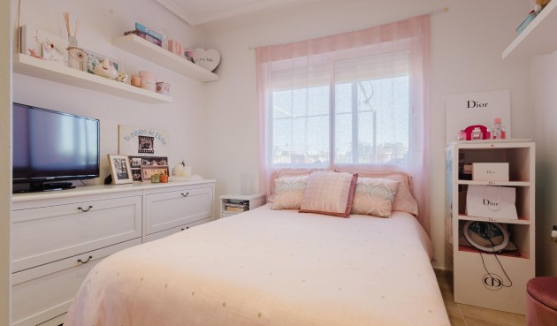 Återförsäljning - Villa -
Torrevieja - Costa Blanca