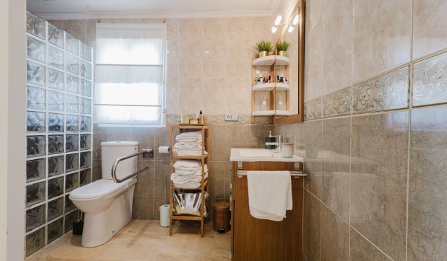 Återförsäljning - Villa -
Torrevieja - Costa Blanca