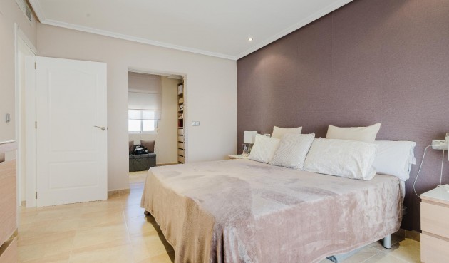 Återförsäljning - Villa -
Torrevieja - Costa Blanca