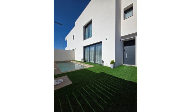 Återförsäljning - Villa -
Benijofar