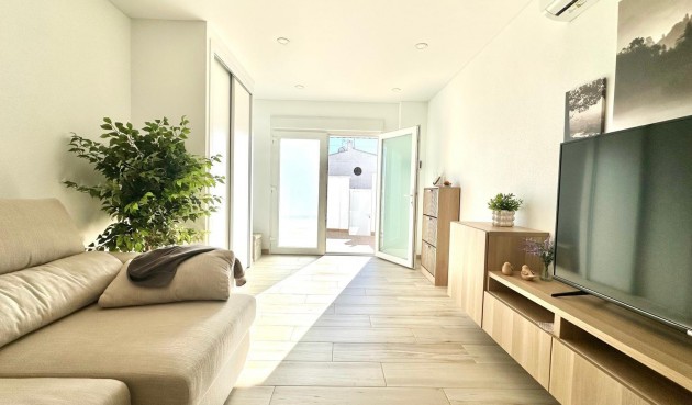 Brukt - Town House -
Torrevieja - Estacion De Autobuses