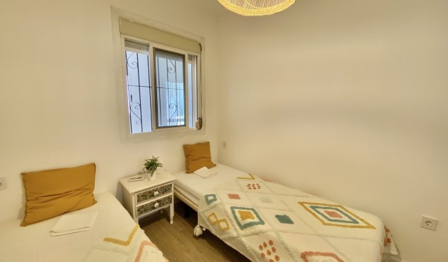 Återförsäljning - Bungalow -
Playa Flamenca - Costa Blanca