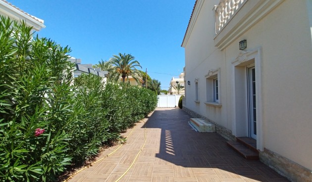Resale - Villa -
Cabo Roig - Costa Blanca